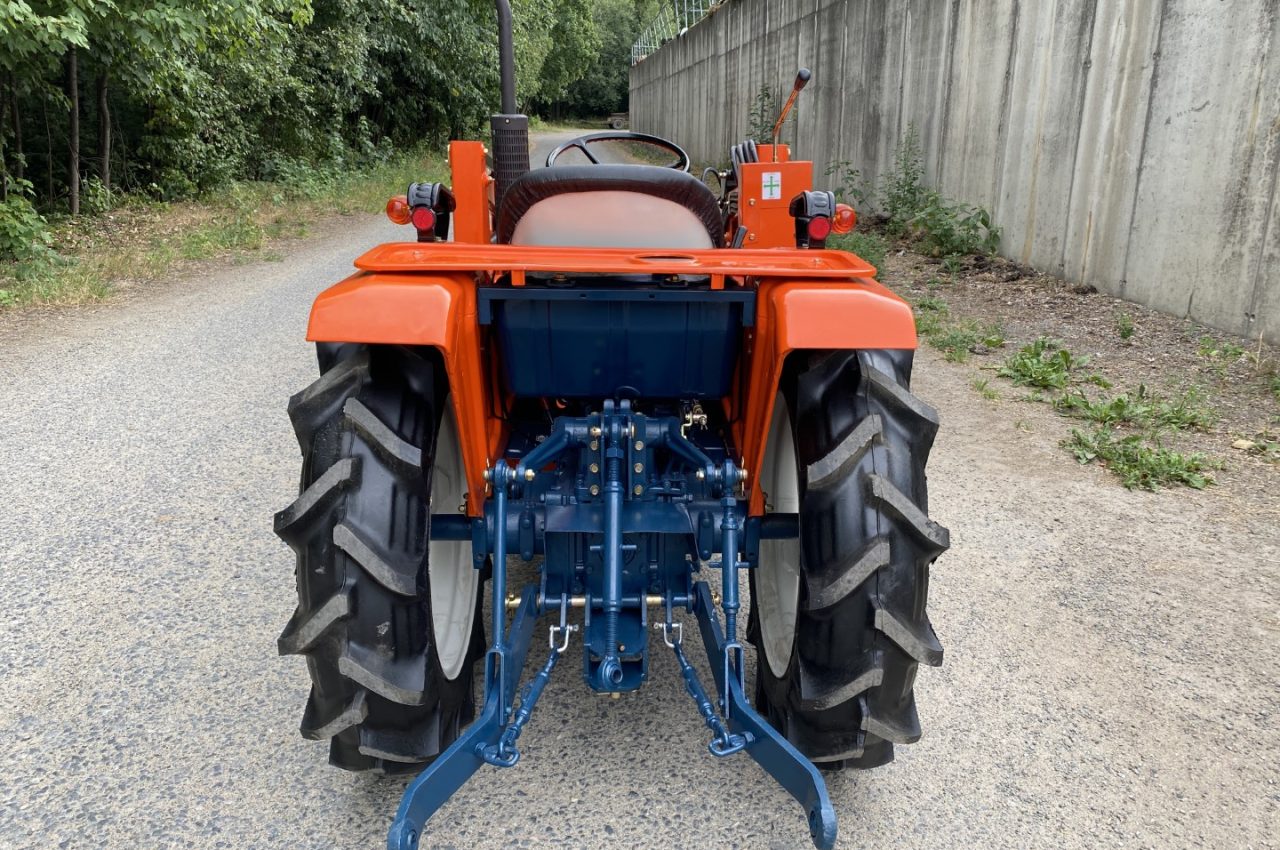 Kubota B1600DT s nakladačem